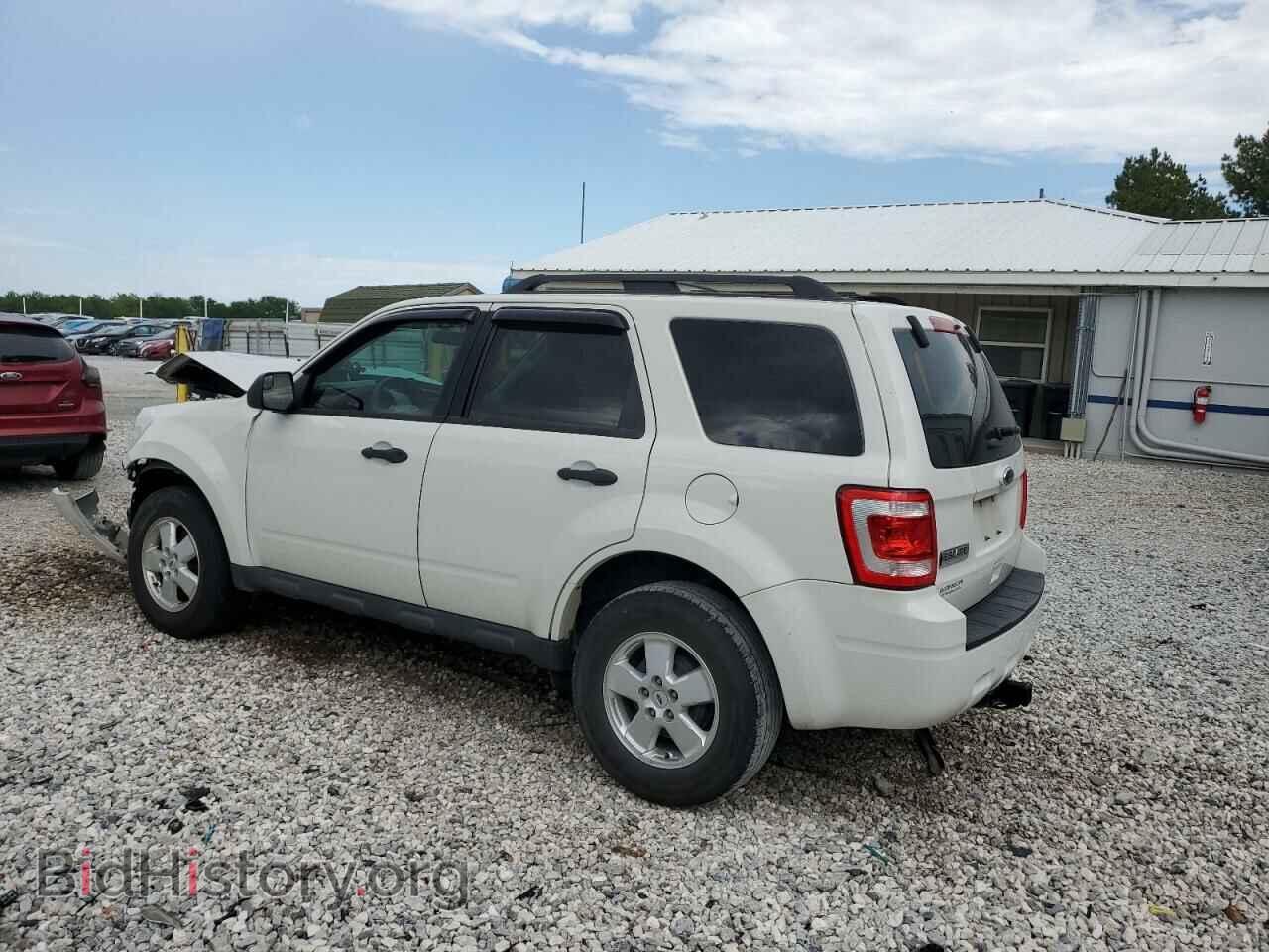 2011 FORD ESCAPE - VIN: 1FMCU0C70BKC60024 - Фото 2