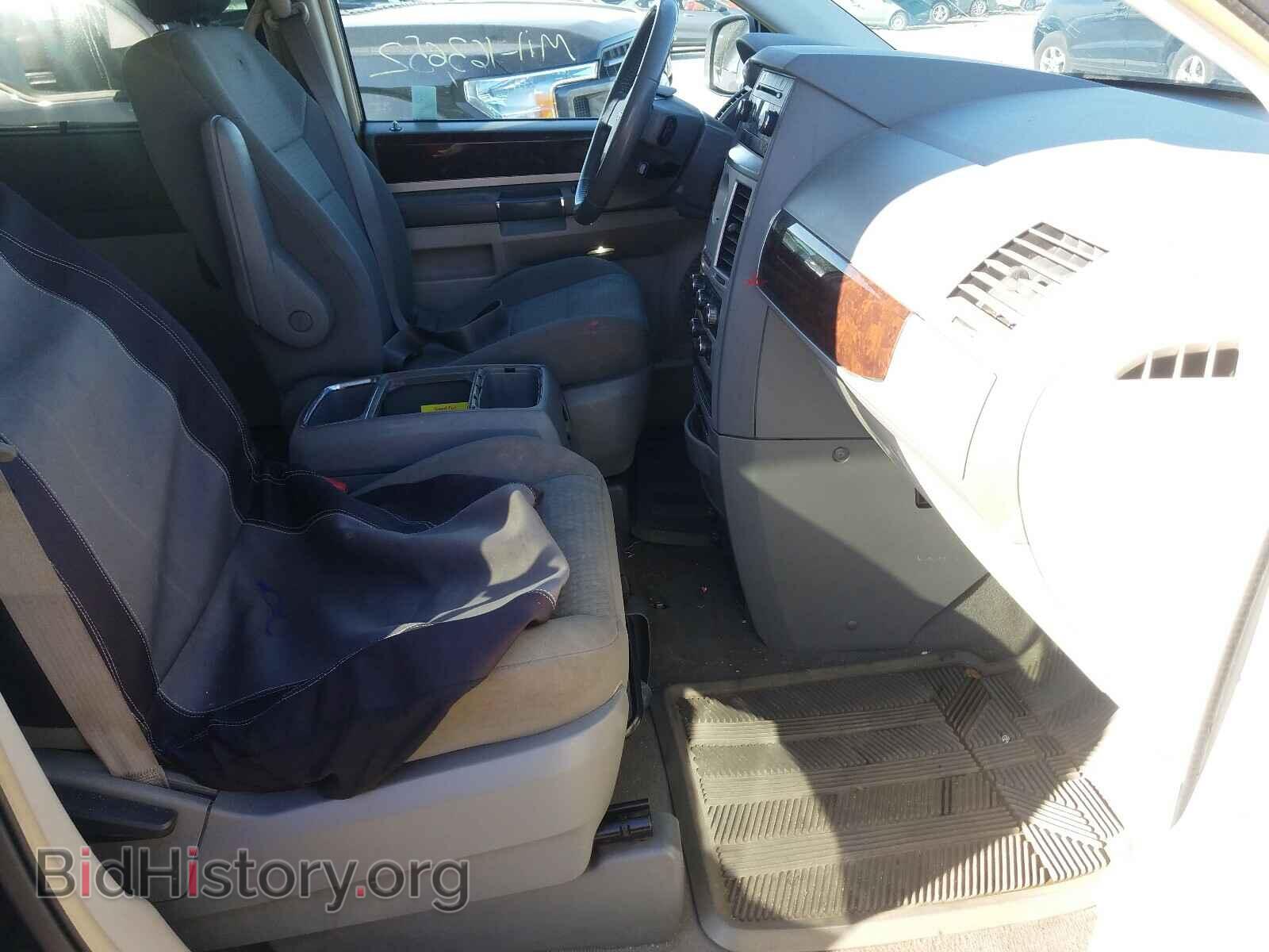 2010 CHRYSLER MINIVAN - VIN: 2A4RR5D1XAR300305 - Фото 5