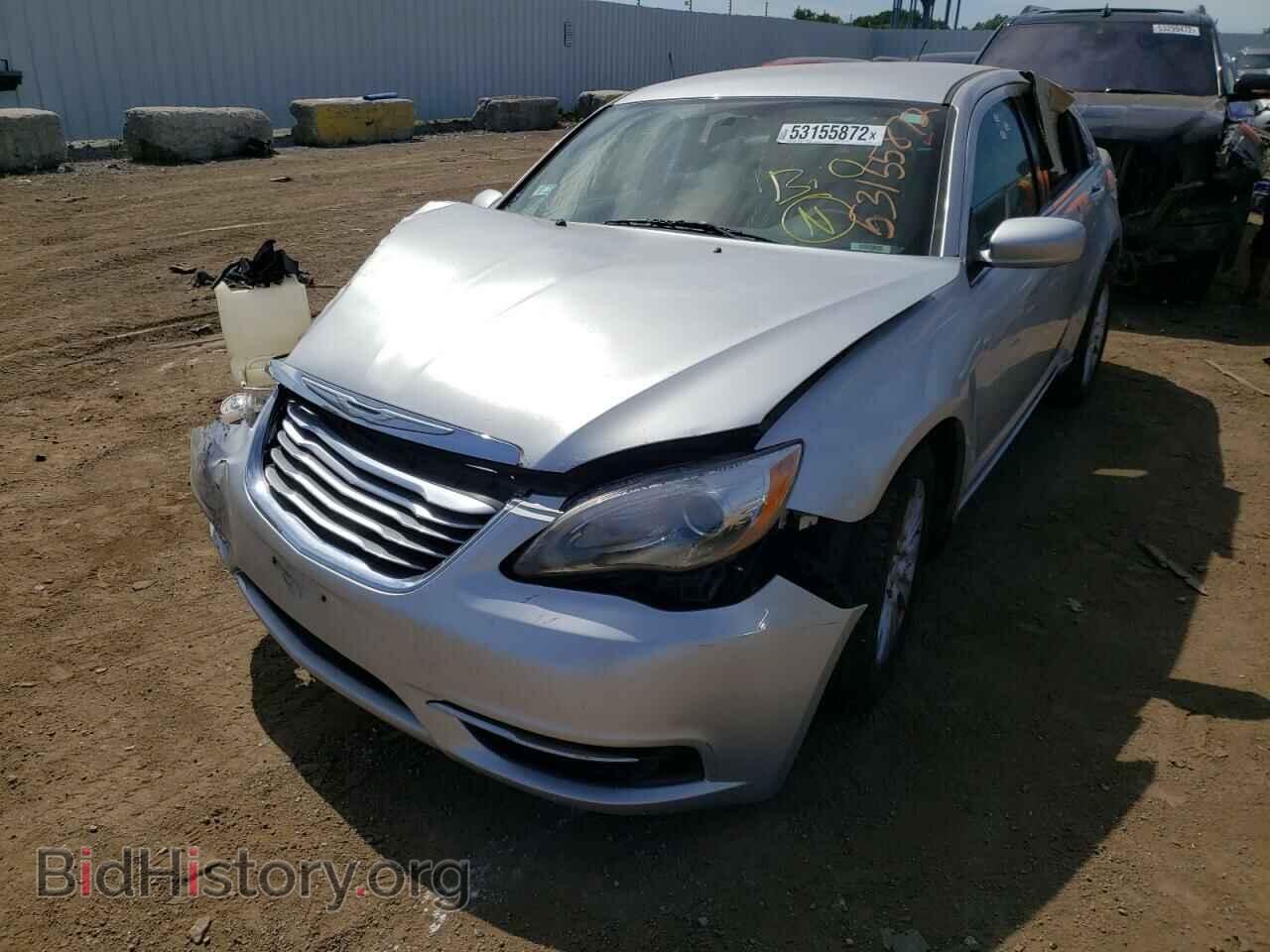 2012 CHRYSLER 200 - VIN: 1C3CCBAB6CN211389 - Фото 2