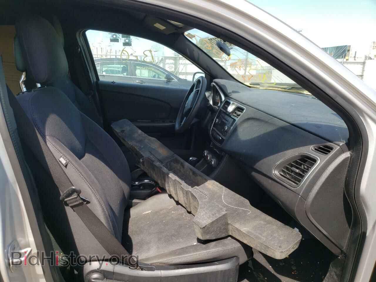 2012 CHRYSLER 200 - VIN: 1C3CCBAB6CN211389 - Фото 5