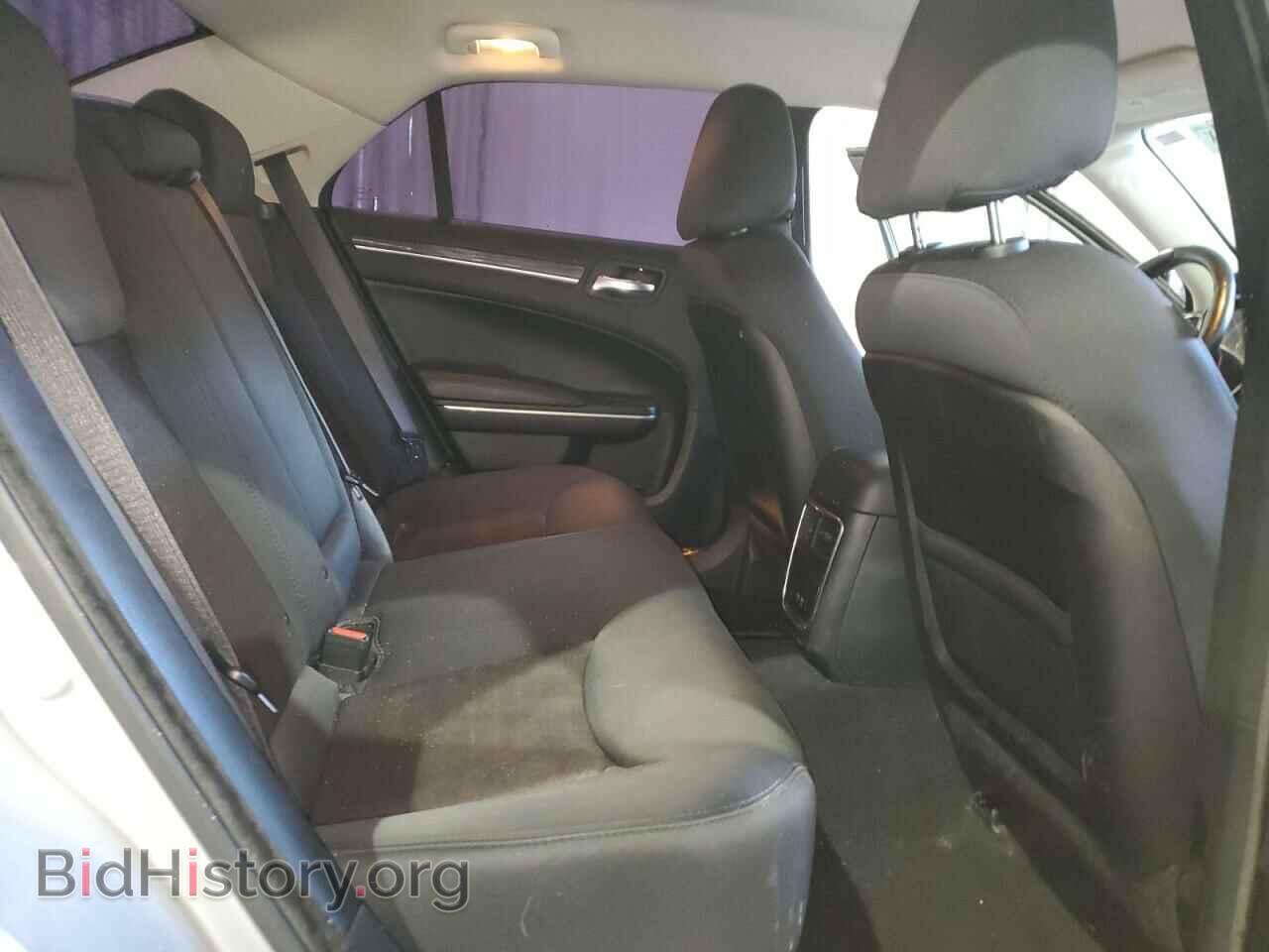 2019 CHRYSLER 300 - VIN: 2C3CCARG8KH666343 - Фото 10