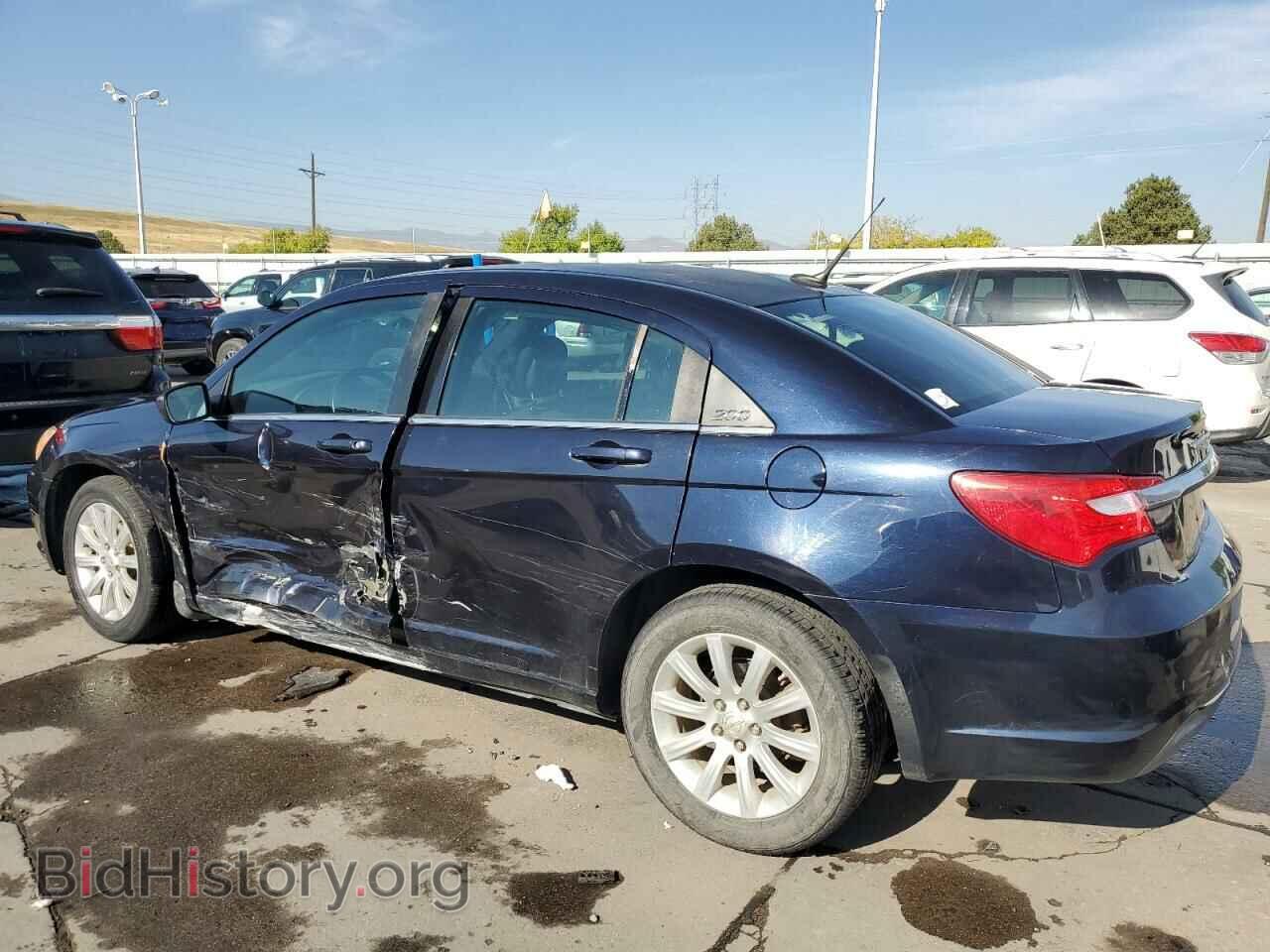2011 CHRYSLER 200 - VIN: 1C3BC1FB1BN514173 - Фото 2