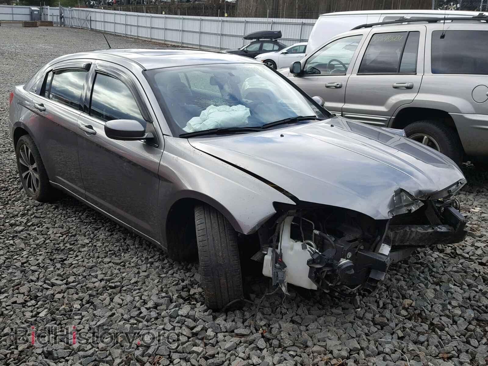 Photo 1C3BC8FG2BN577643 - CHRYSLER 200 2011