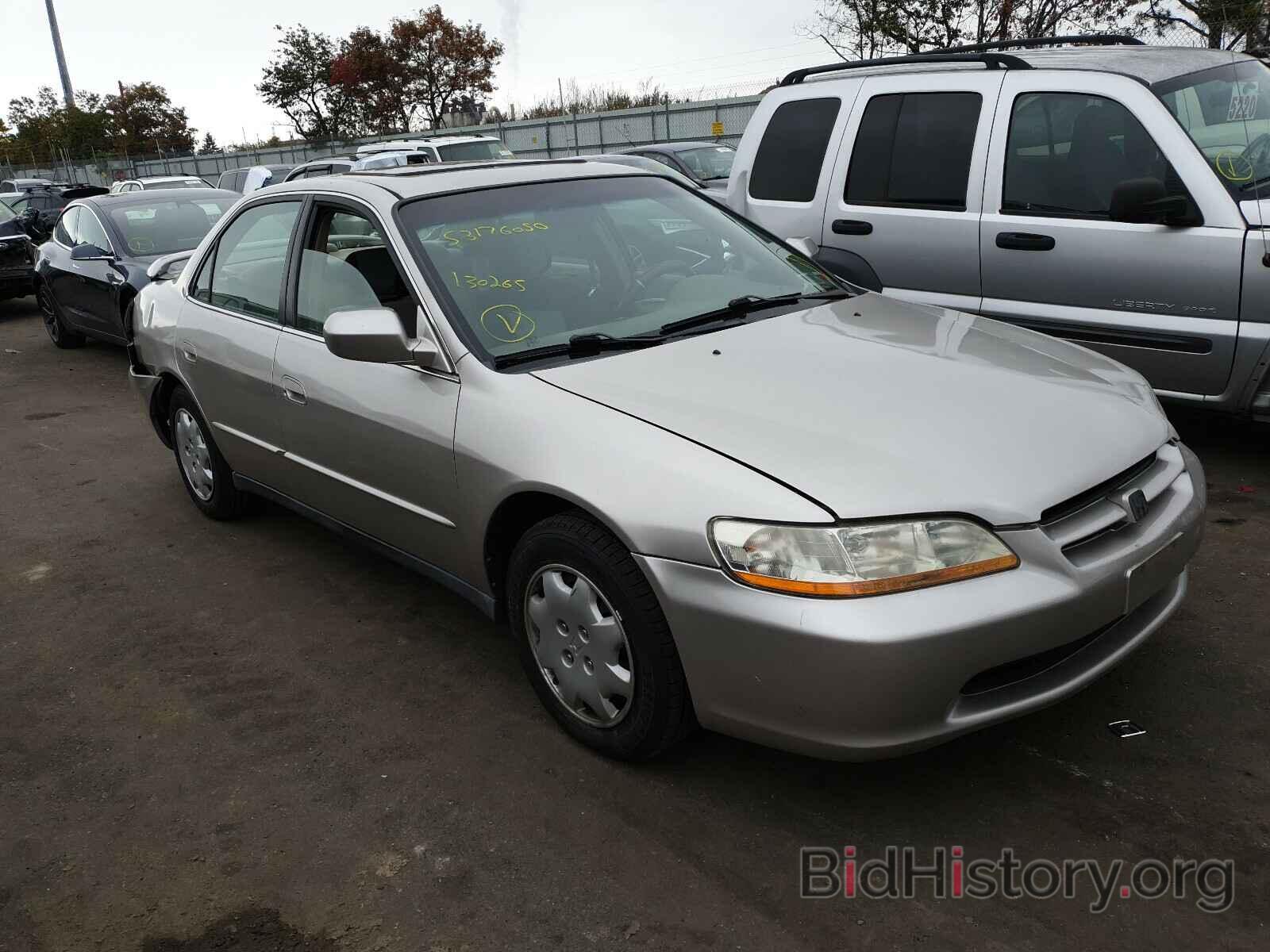 Photo 1HGCG6659XA130265 - HONDA ACCORD 1999