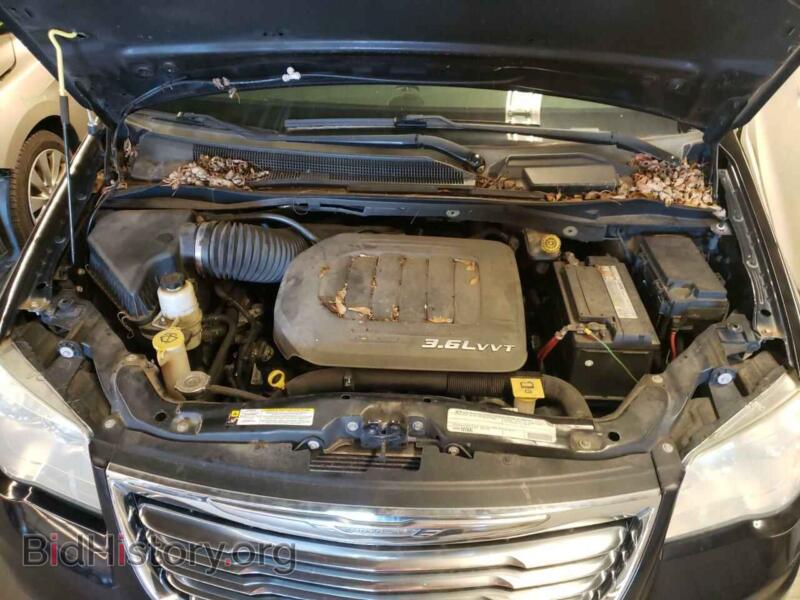 2011 Chrysler MINIVAN (VIN 2A4RR8DG8BR684141) — photo 7 of 10