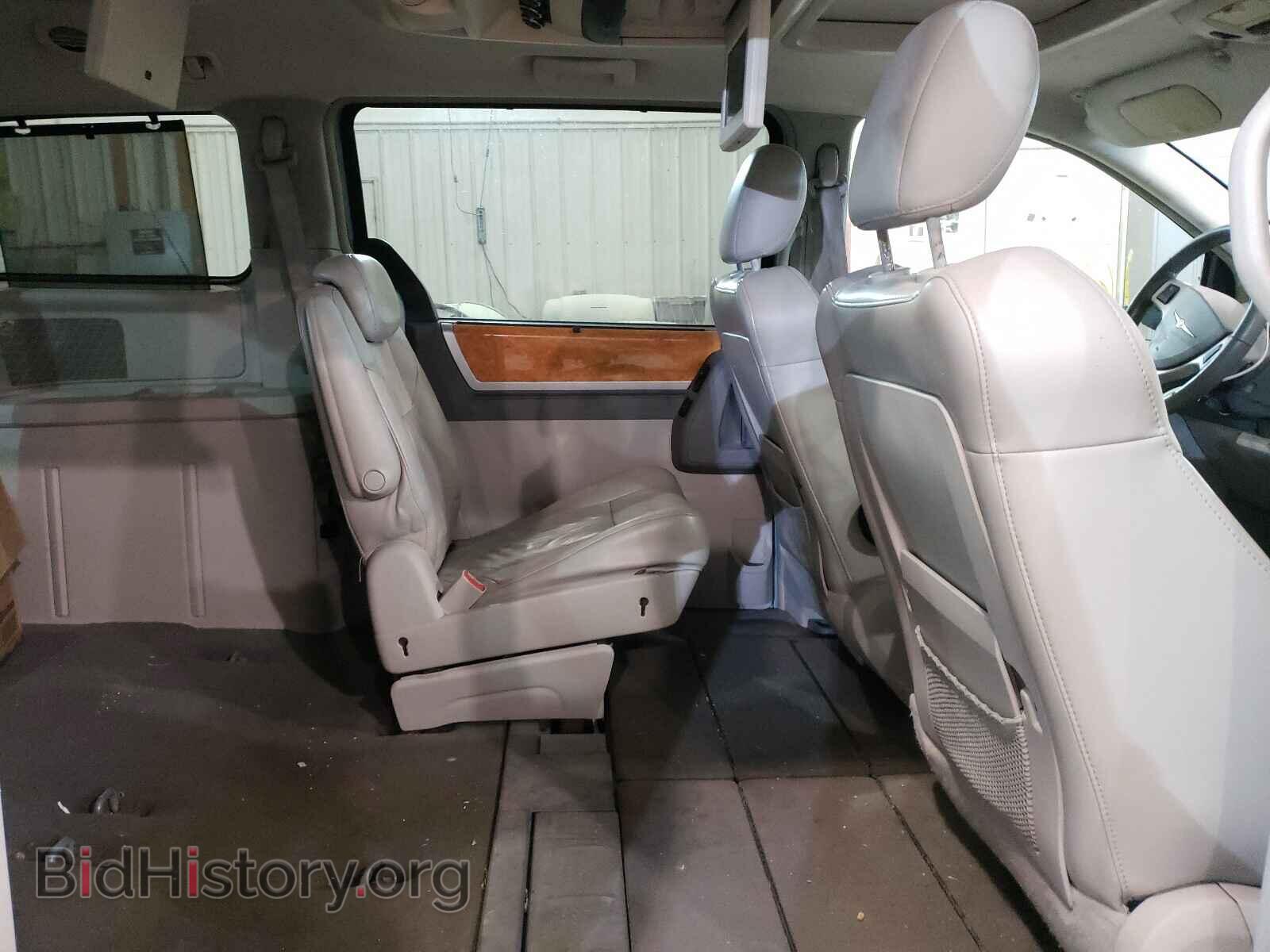 2008 CHRYSLER MINIVAN - VIN: 2A8HR64X28R762792 - Фото 6