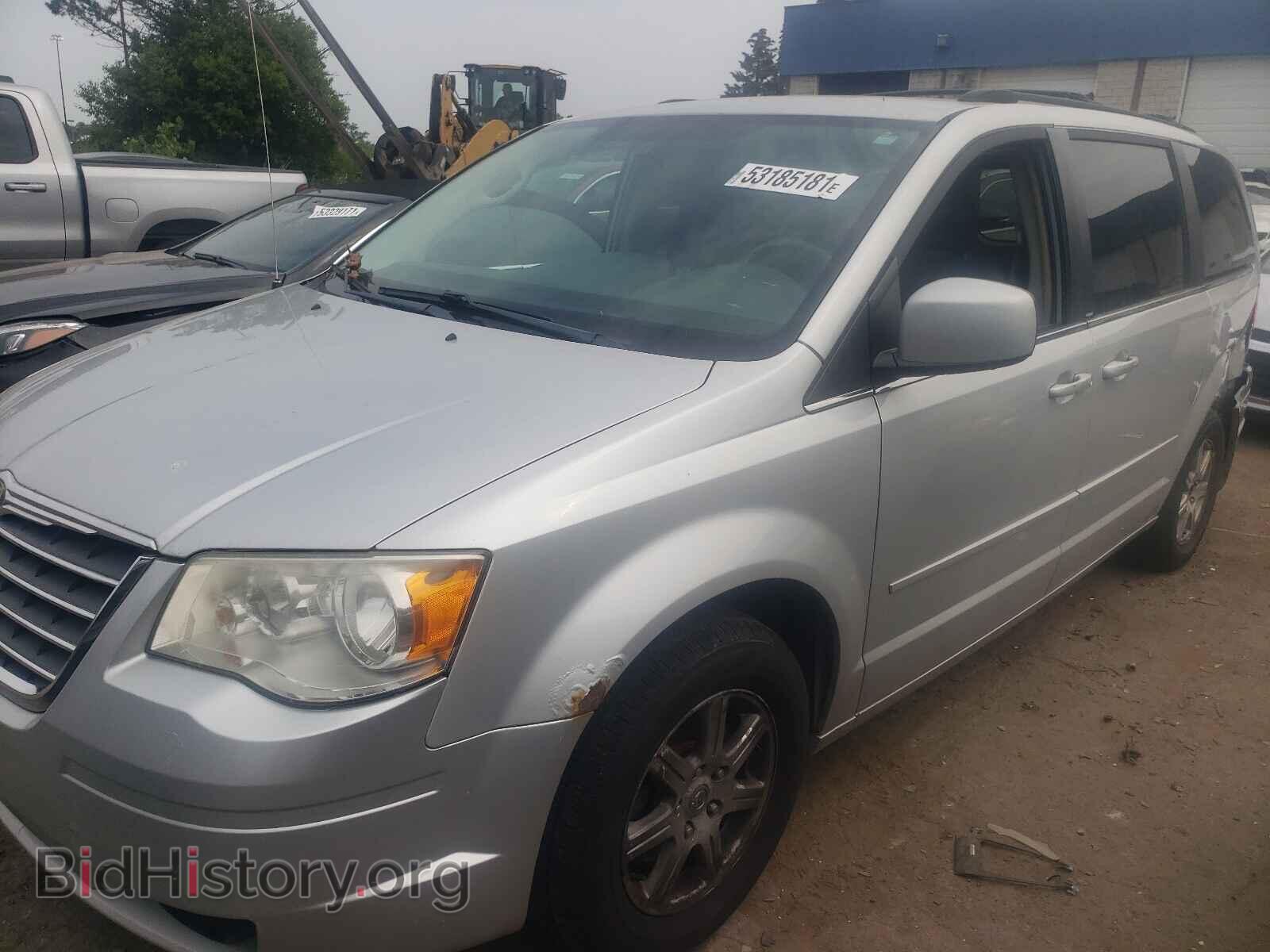 2008 CHRYSLER MINIVAN - VIN: 2A8HR54P28R840711 - Фото 2