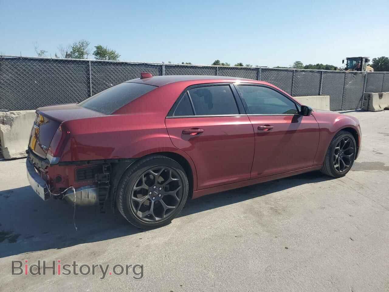 2019 CHRYSLER 300 - VIN: 2C3CCAAG8KH745877 - Фото 3