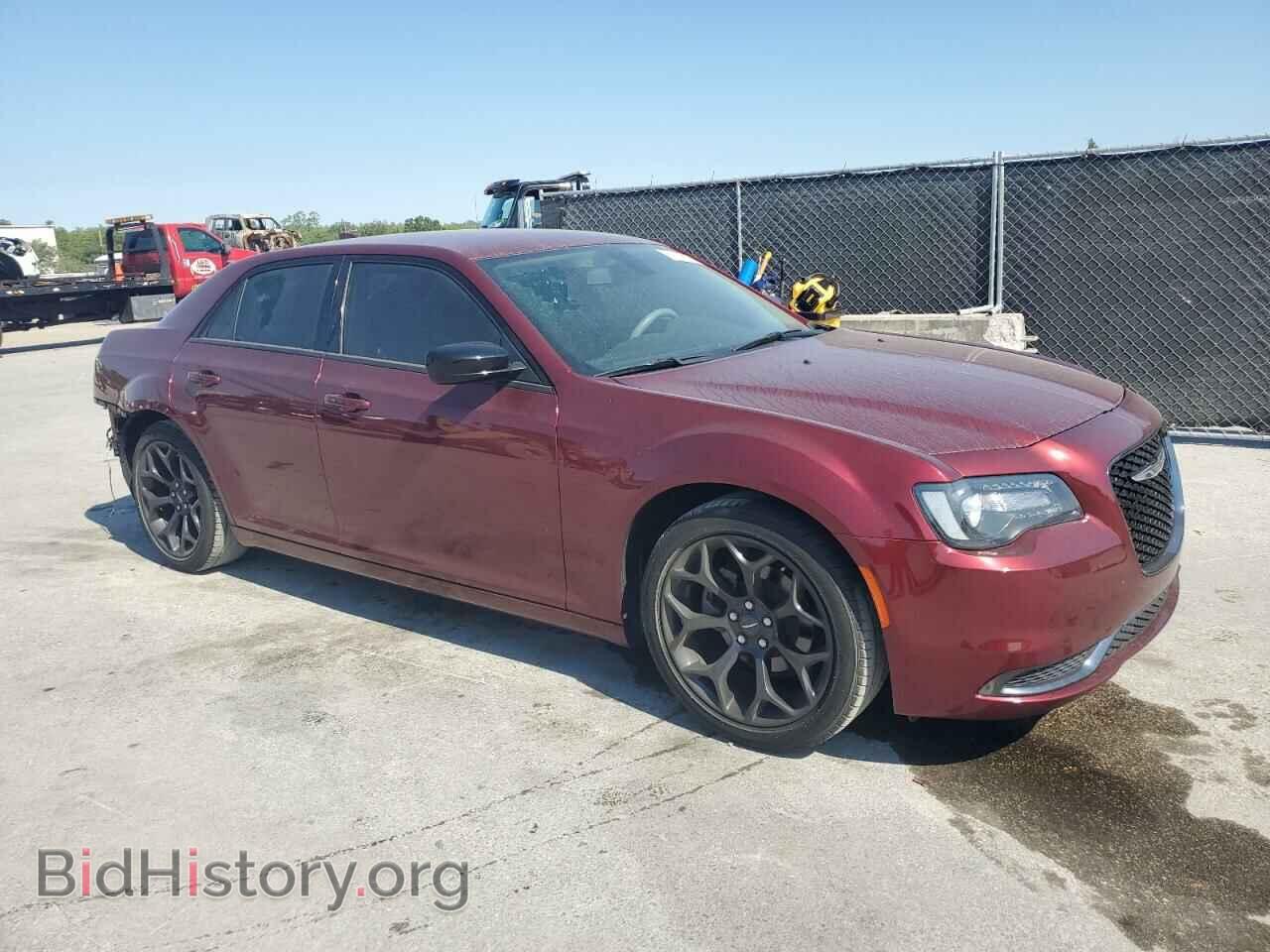 2019 CHRYSLER 300 - VIN: 2C3CCAAG8KH745877 - Фото 4