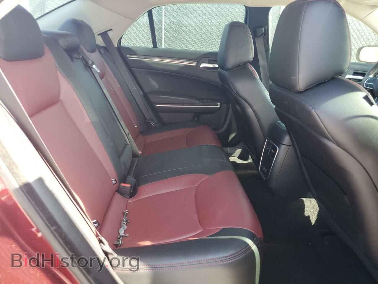 2019 CHRYSLER 300 - VIN: 2C3CCAAG8KH745877 - Фото 10