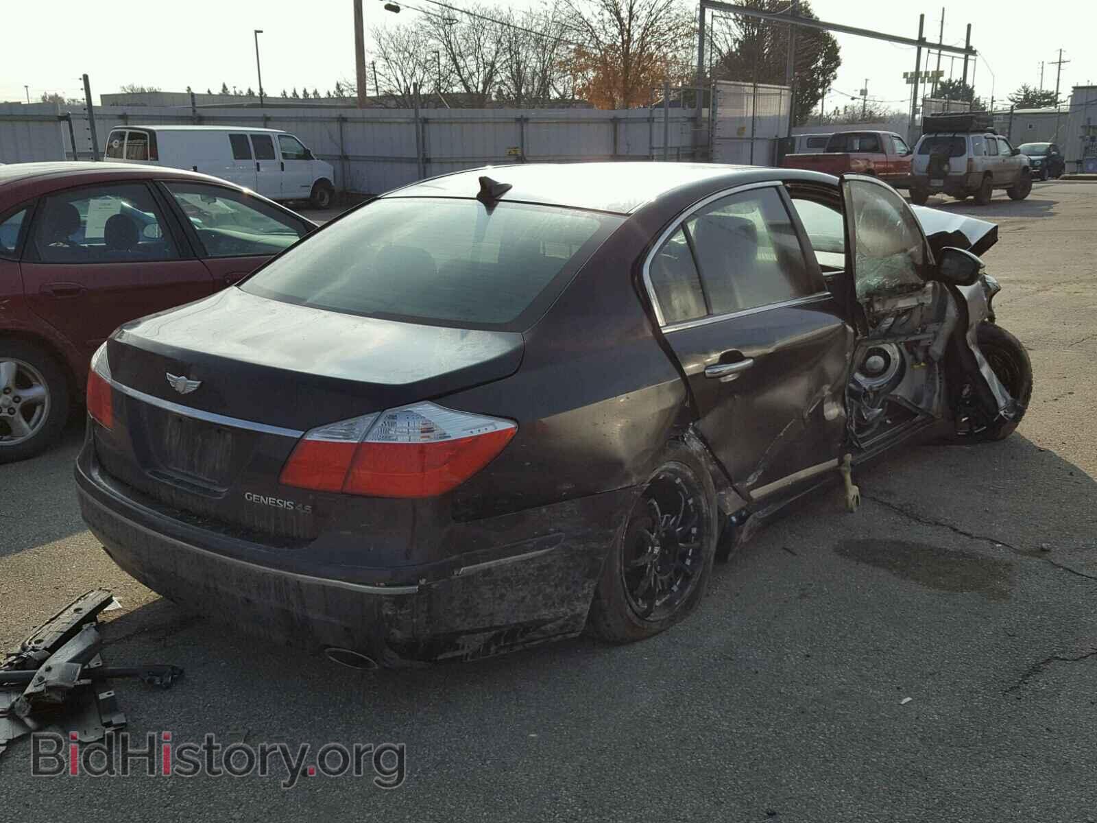 2011 HYUNDAI GENESIS - VIN: KMHGC4DF9BU120530 - Фото 4
