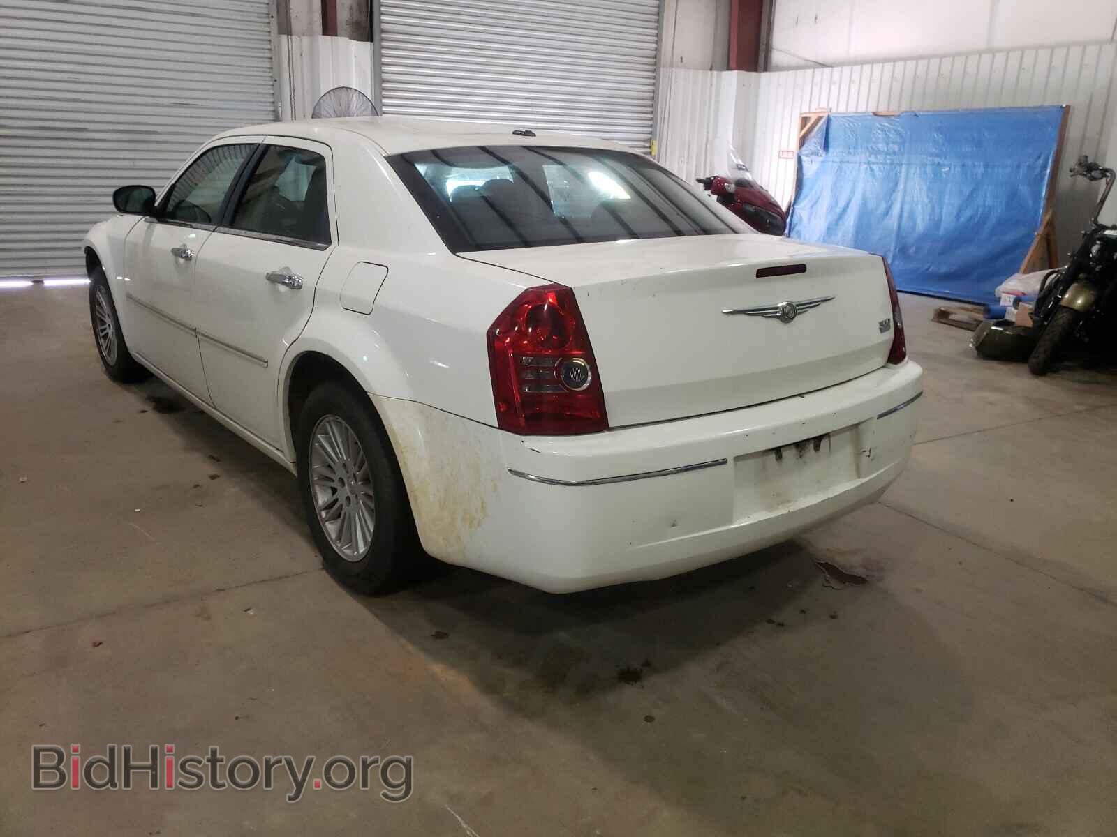 2010 CHRYSLER 300 - VIN: 2C3CA5CV8AH225637 - Фото 3