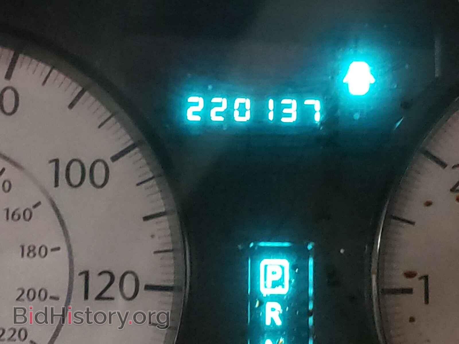 2010 CHRYSLER 300 - VIN: 2C3CA5CV8AH225637 - Фото 8