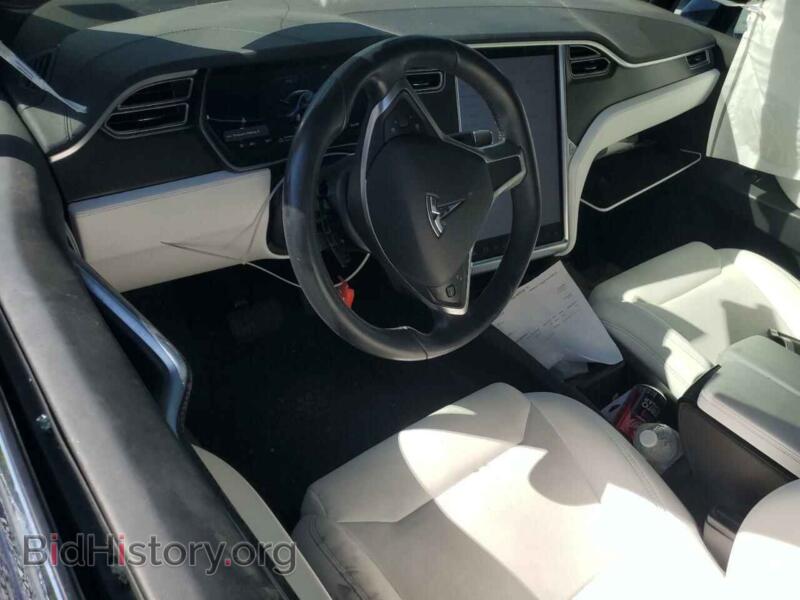 2017 Tesla MODEL X (VIN 5YJXCAE28HF078433) — photo 8 of 13