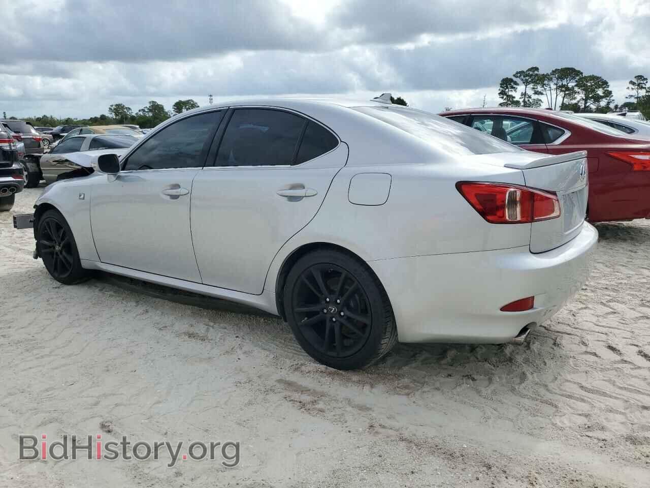 2011 LEXUS IS - VIN: JTHBF5C28B5149052 - Photo 2