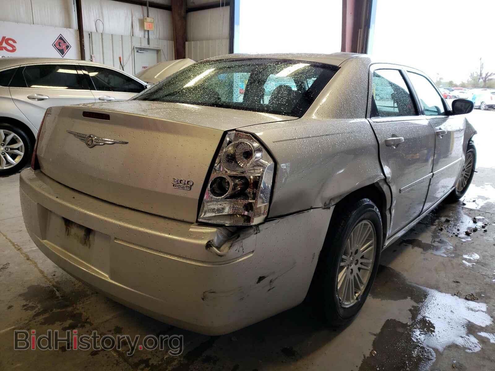 2009 CHRYSLER 300 - VIN: 2C3KA43D39H614680 - Фото 4
