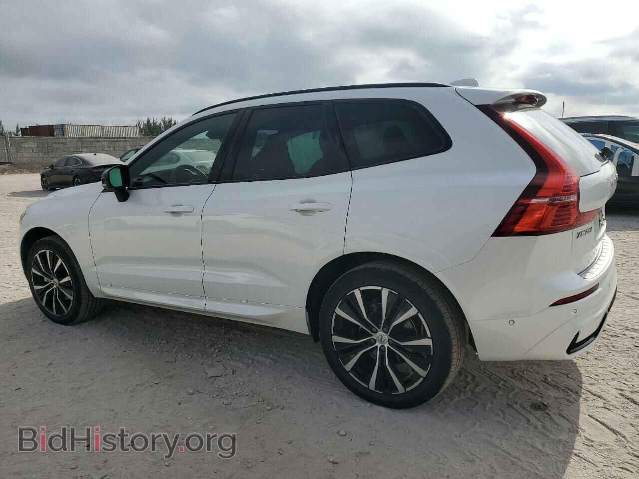 2025 VOLVO XC60 PLUS - VIN: YV4M12RC8S1040148 - Фото 2