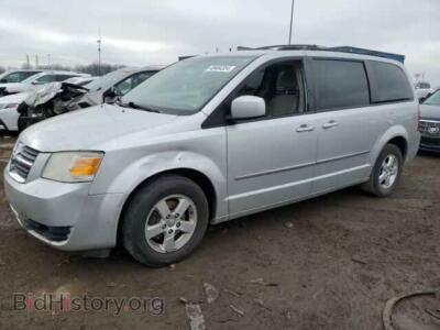 2010 Dodge CARAVAN SXT, серебристый — VIN 2D4RN5D18AR288370, Copart