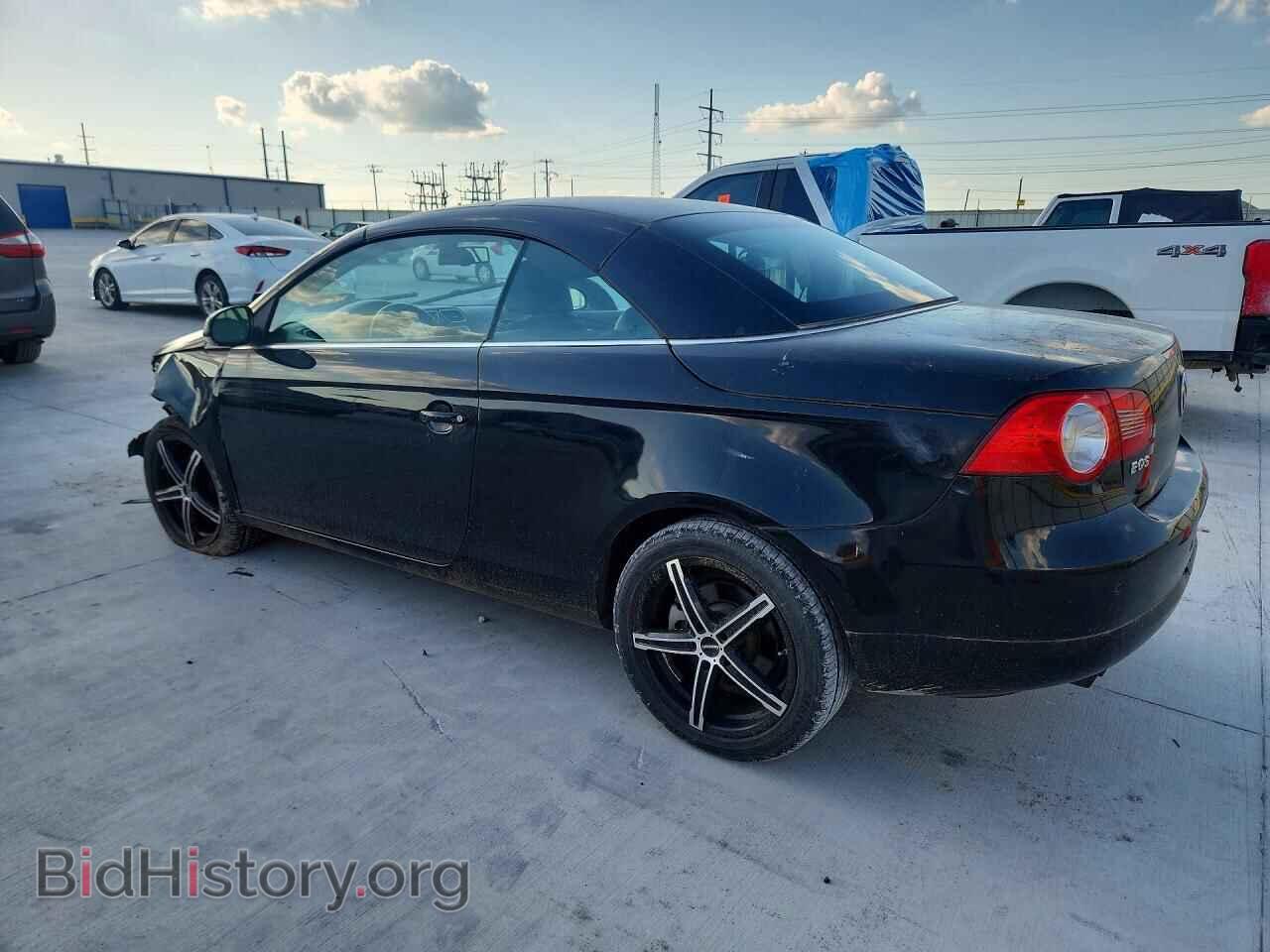 2007 VOLKSWAGEN EOS - VIN: WVWDB71F87V041285 - Фото 2