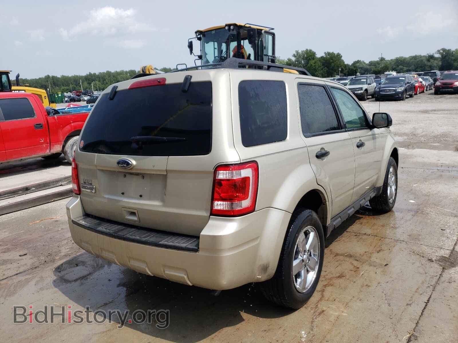 2011 FORD ESCAPE - VIN: 1FMCU9D75BKA06876 - Фото 4