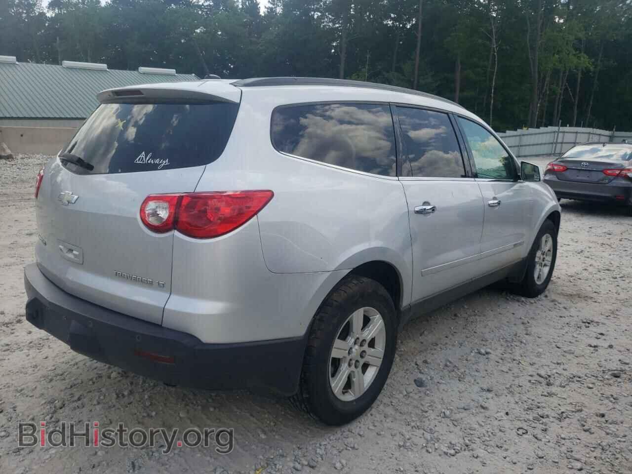 2009 CHEVROLET TRAVERSE - VIN: 1GNER23D79S108582 - Фото 4