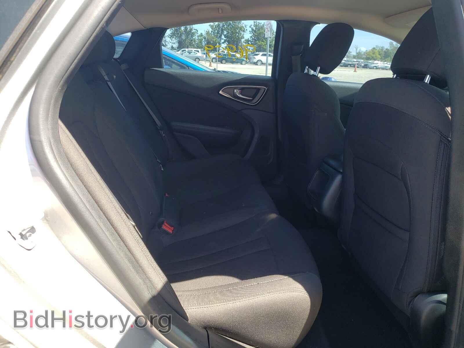 2015 CHRYSLER 200 - VIN: 1C3CCCABXFN702719 - Фото 6