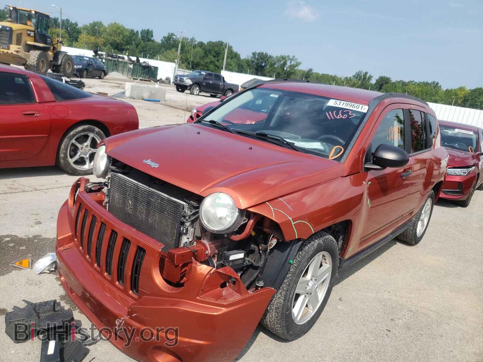 2008 JEEP COMPASS - VIN: 1J8FT47088D787596 - Фото 2