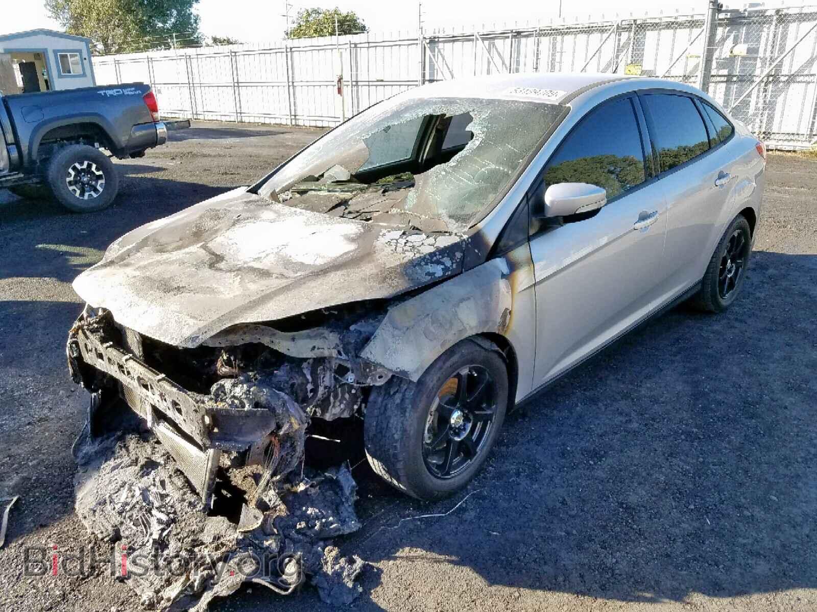 2013 FORD FOCUS SE - VIN: 1FADP3F2XDL313672 - Фото 2