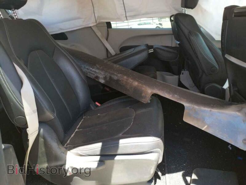 2022 Chrysler PACIFICA (VIN 2C4RC1L72NR122742) — photo 6 of 10