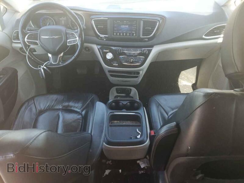 2019 Chrysler PACIFICA (VIN 2C4RC1BG8KR539649) — photo 8 of 12