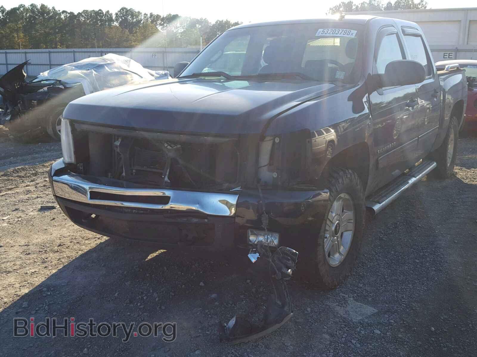2011 CHEVROLET SILVERADO - VIN: 3GCPKSE31BG167408 - Фото 2