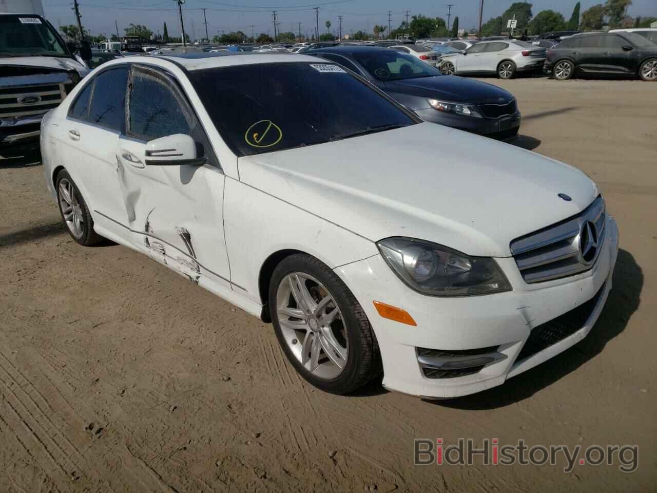 Photo WDDGF4HB8DA778756 - MERCEDES-BENZ C-CLASS 2013