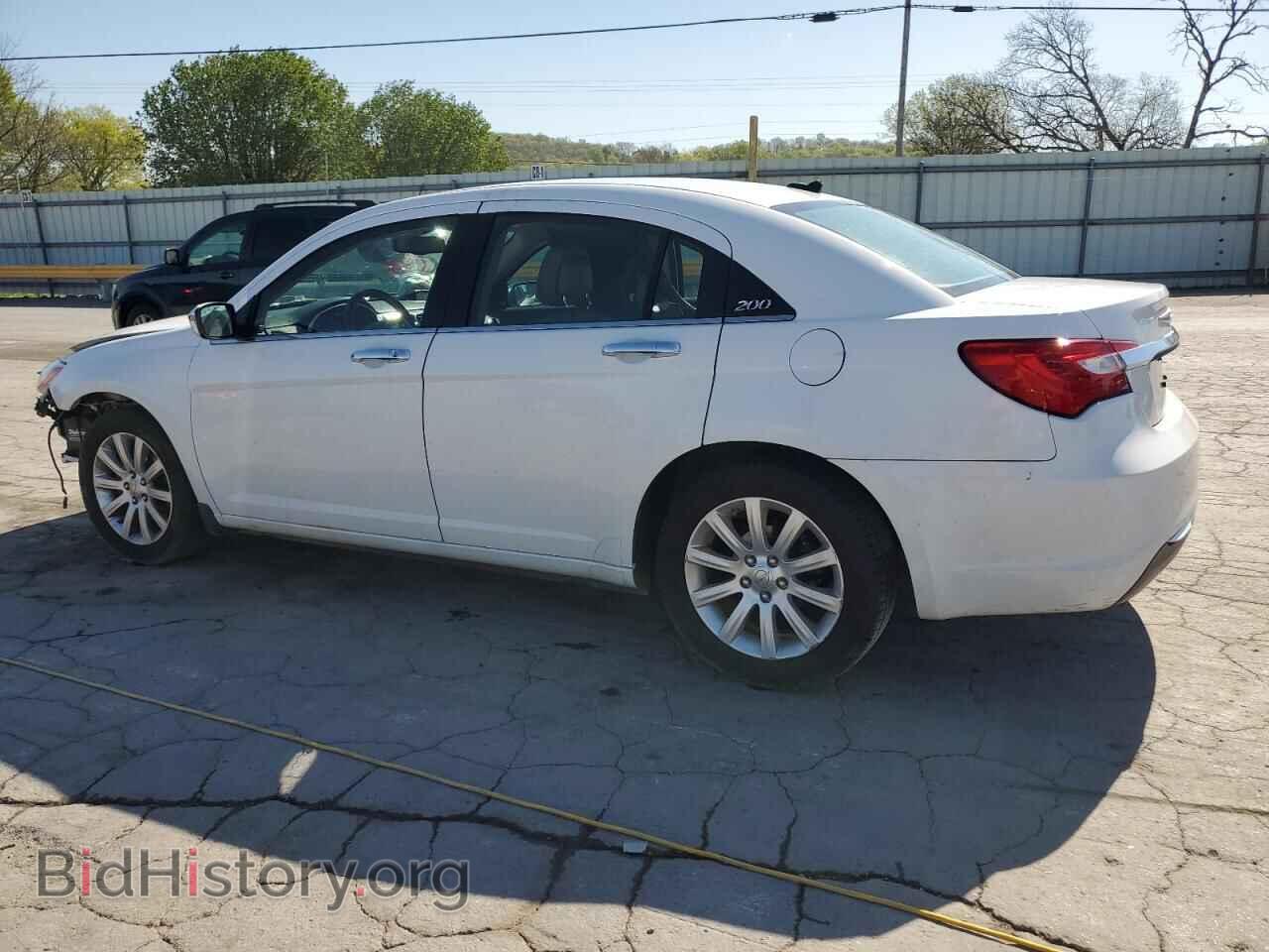 2013 CHRYSLER 200 - VIN: 1C3CCBCG1DN592532 - Фото 2
