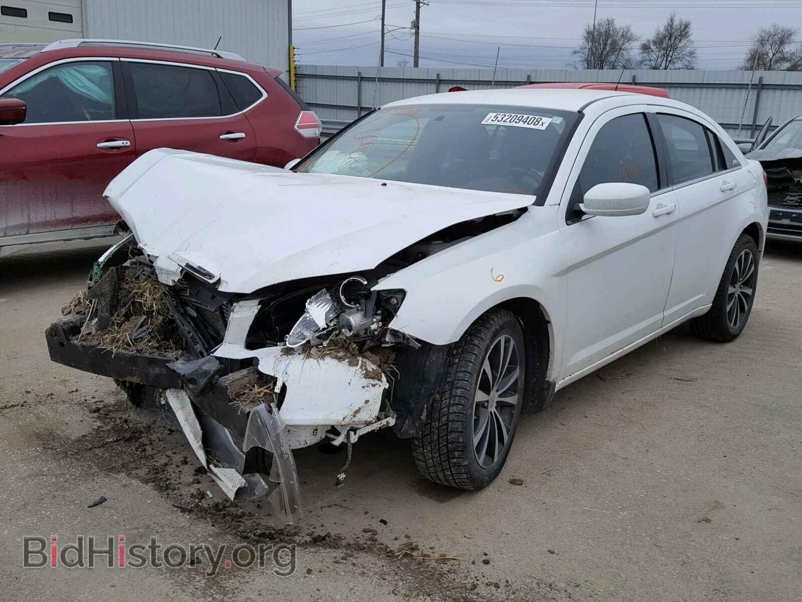 2011 CHRYSLER 200 - VIN: 1C3BC8FGXBN613546 - Фото 2