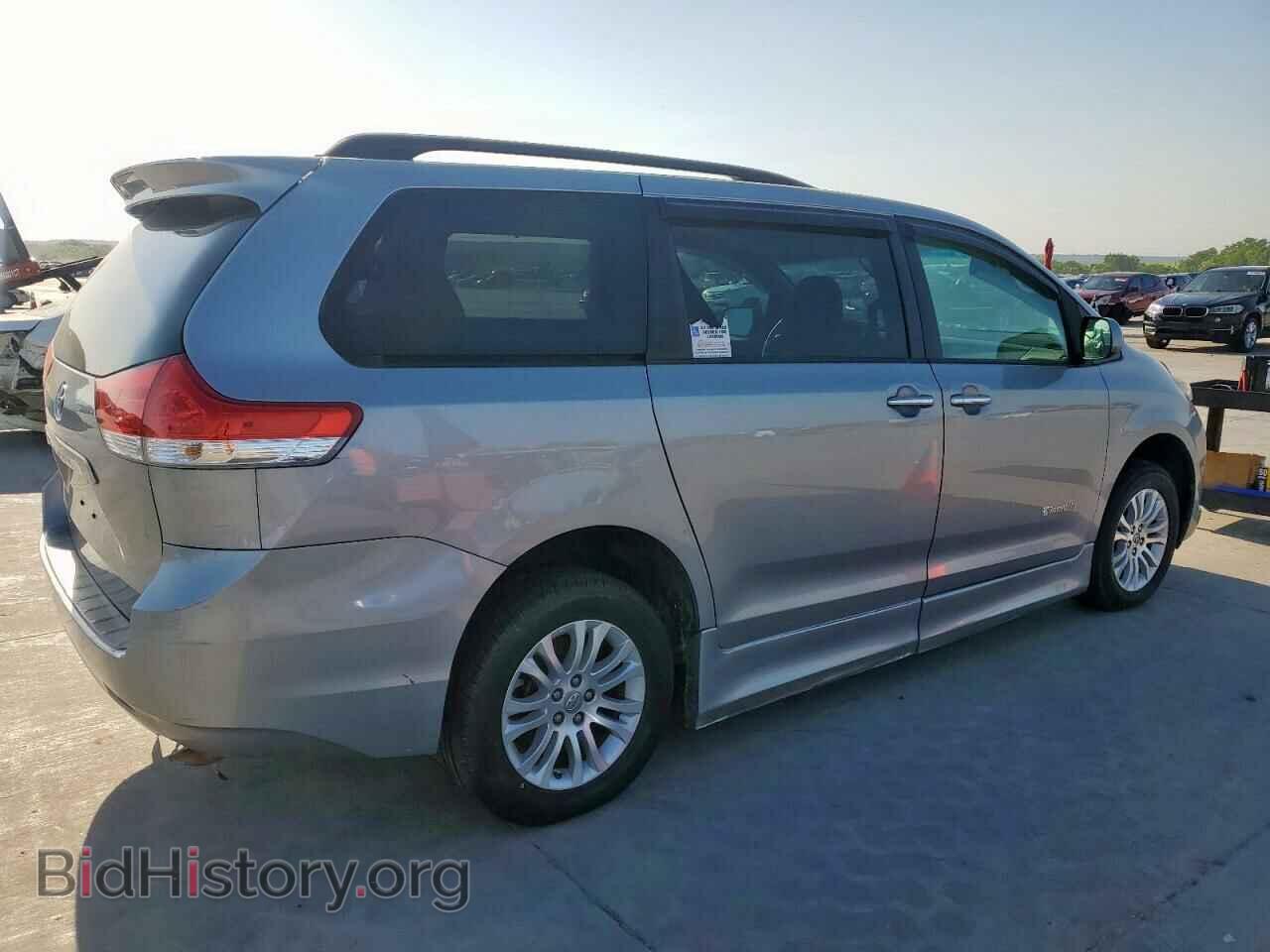 2011 TOYOTA All Models - VIN: 5TDYK3DCXBS104773 - Фото 3