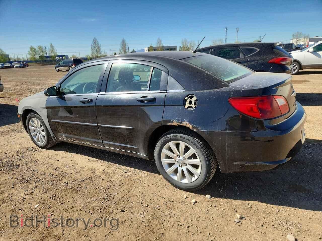 2010 CHRYSLER SEBRING - VIN: 1C3CC4FB1AN197354 - Фото 2