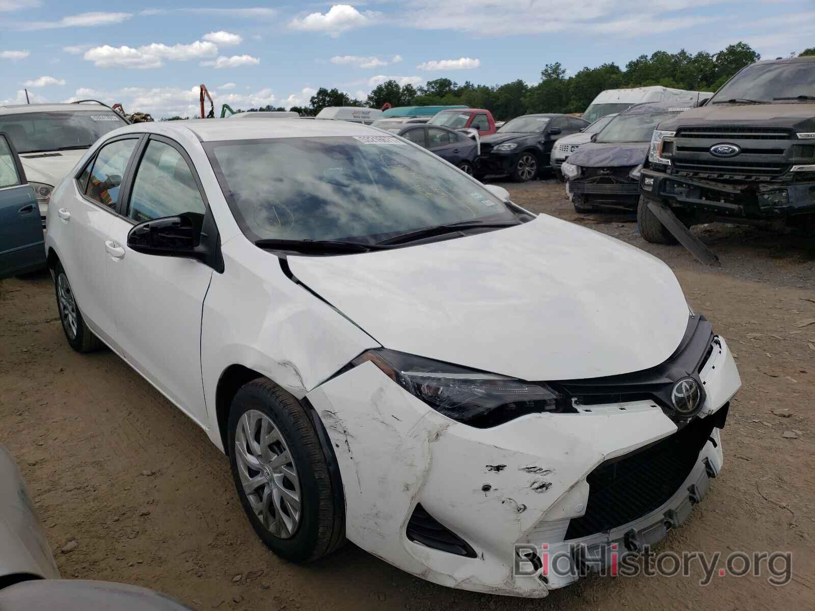 Photo 5YFBURHE5KP899240 - TOYOTA COROLLA 2019