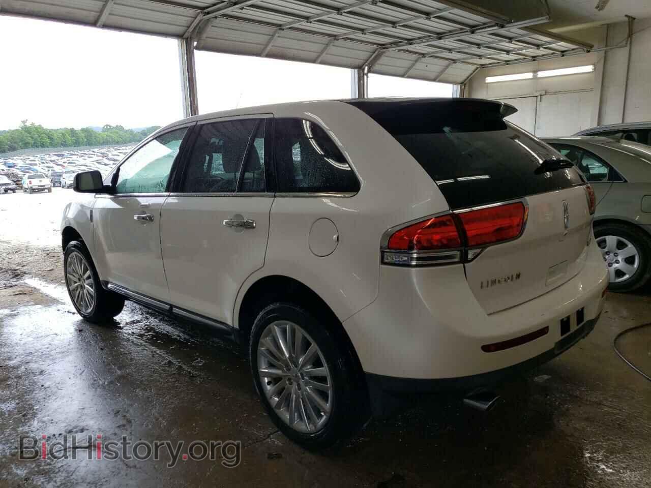 2011 LINCOLN MKX - VIN: 2LMDJ6JK8BBJ04870 - Photo 2