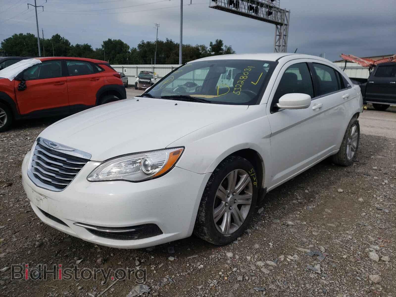 2013 CHRYSLER 200 - VIN: 1C3CCBBB7DN611669 - Фото 2