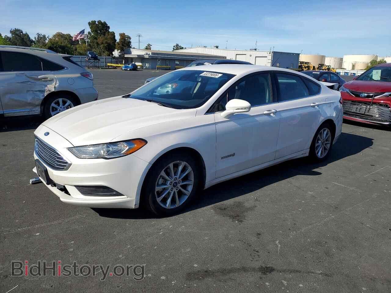 Photo 3FA6P0LU7HR400563 - FORD FUSION 2017