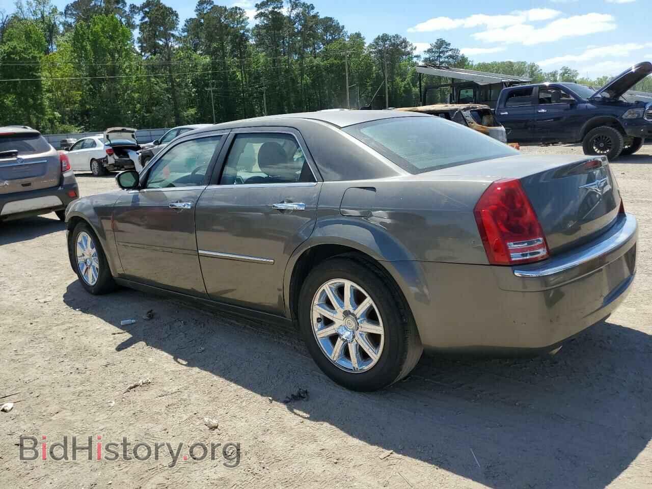 2008 CHRYSLER 300 - VIN: 2C3KA63H38H132014 - Фото 2