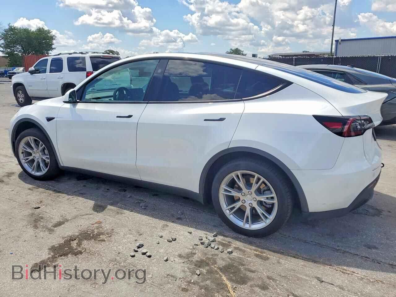 2024 TESLA MODEL Y - VIN: 7SAYGDEE4RA257574 - Photo 2