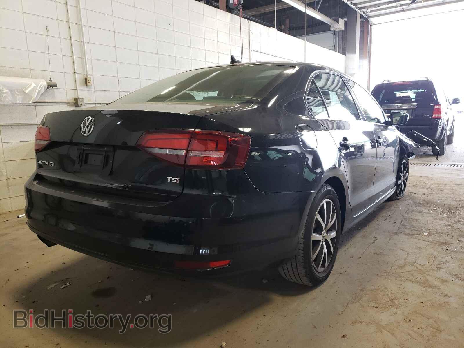 2017 VOLKSWAGEN JETTA - VIN: 3VWDB7AJ7HM292070 - Фото 4