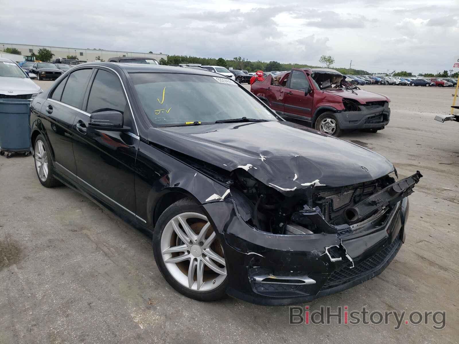 Photo WDDGF4HB6DR267872 - MERCEDES-BENZ C-CLASS 2013