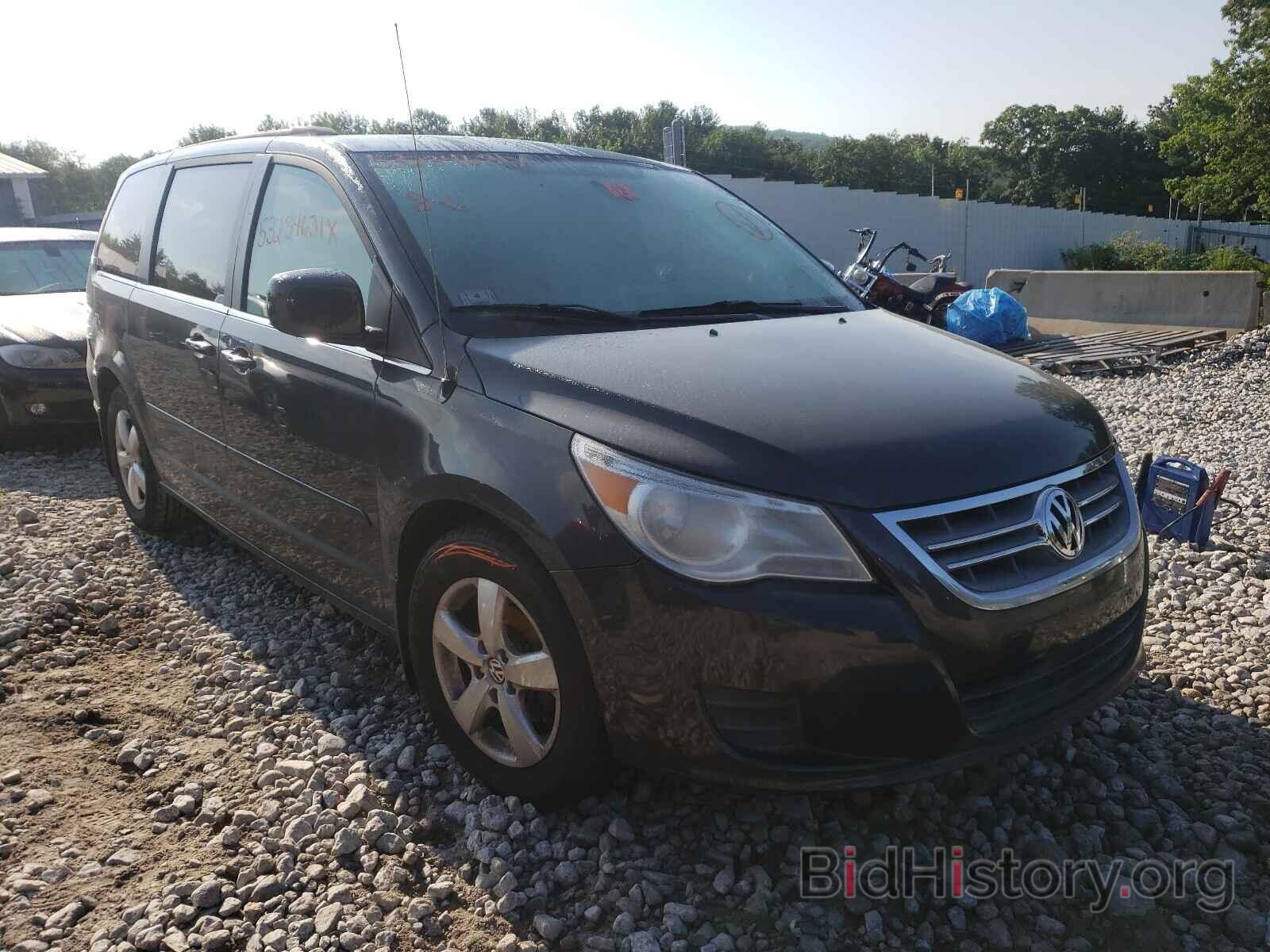 Photo 2V4RW3DGXBR642786 - VOLKSWAGEN ROUTAN 2011