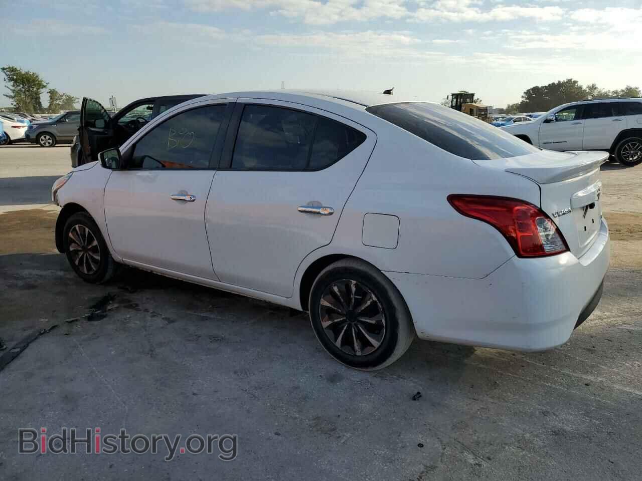 2016 NISSAN VERSA - VIN: 3N1CN7AP1GL842431 - Фото 2