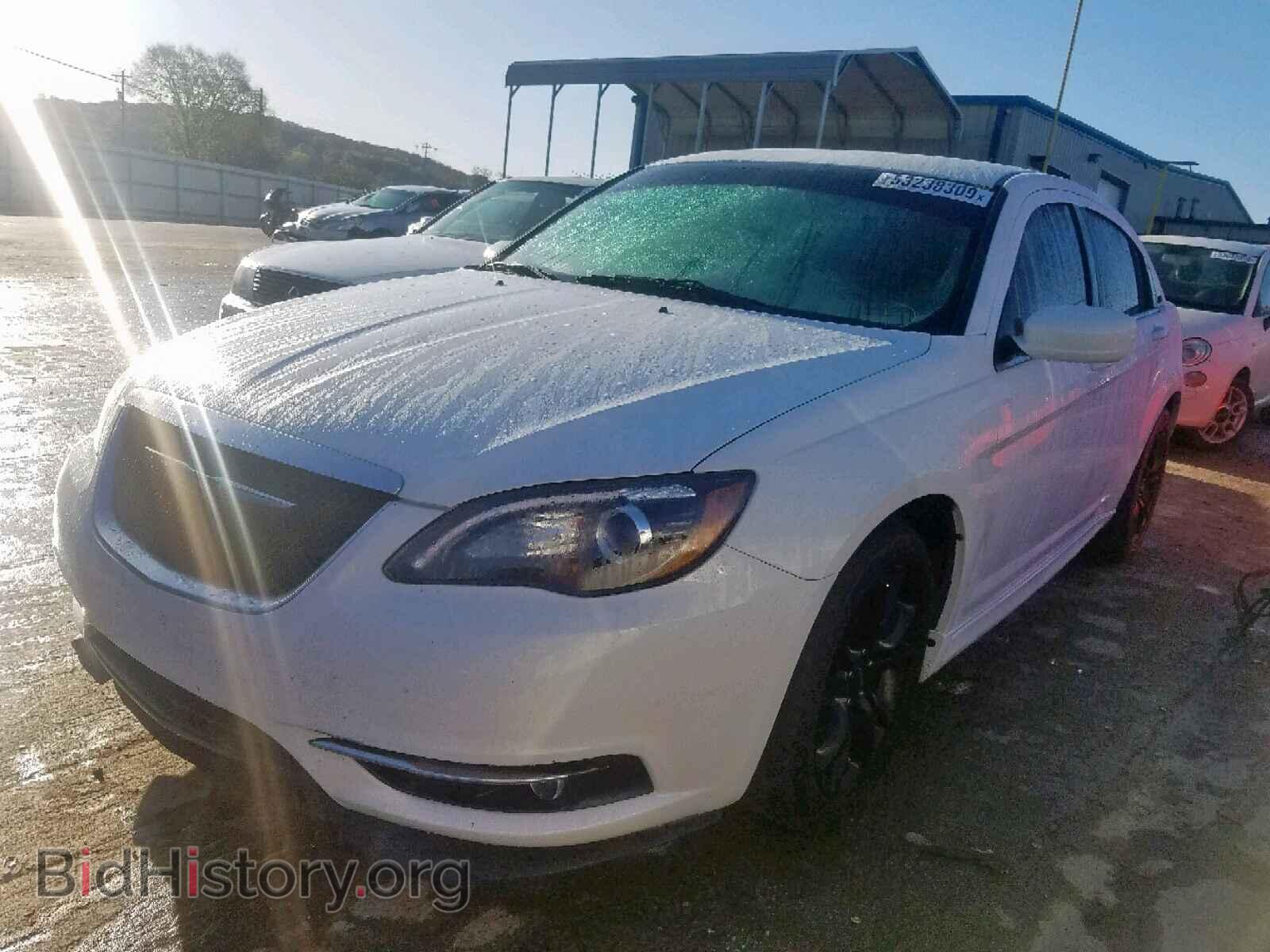 2013 CHRYSLER 200 - VIN: 1C3CCBCG6DN719260 - Фото 2