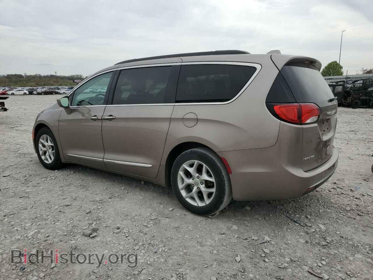 2017 CHRYSLER PACIFICA - VIN: 2C4RC1BGXHR584388 - Фото 2