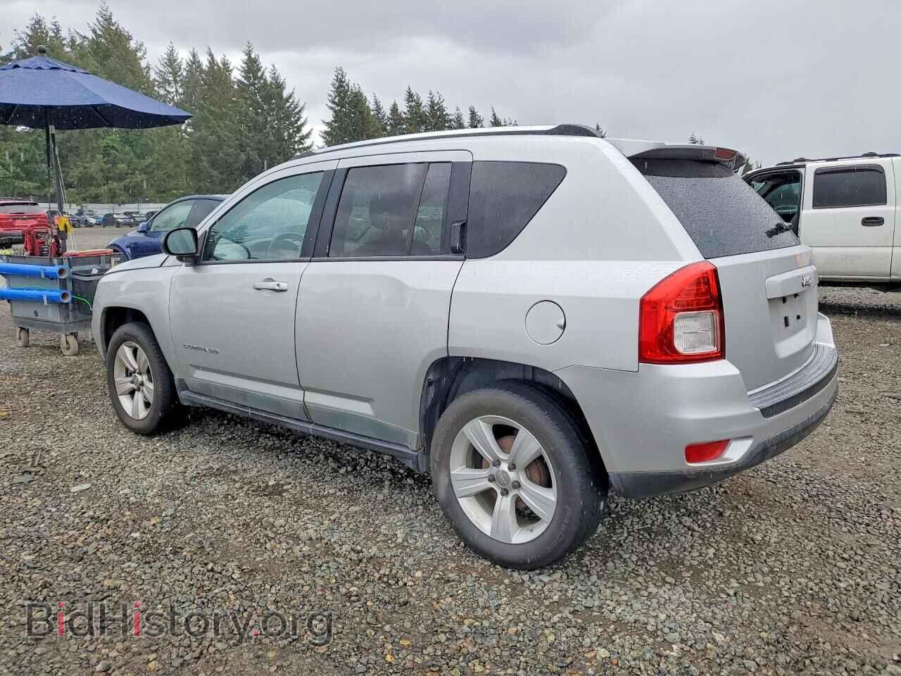 2011 JEEP COMPASS - VIN: 1J4NT1FA4BD215762 - Photo 2