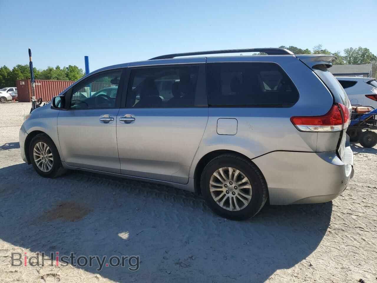 2011 TOYOTA All Models - VIN: 5TDYK3DC7BS175817 - Фото 2